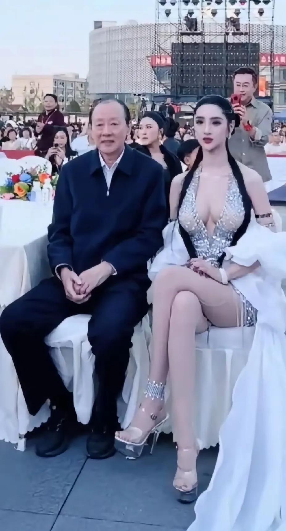 我认为会。
有人问，你会看AI制作的剧集吗？我的答案是：会。
新鲜的形式值得一试