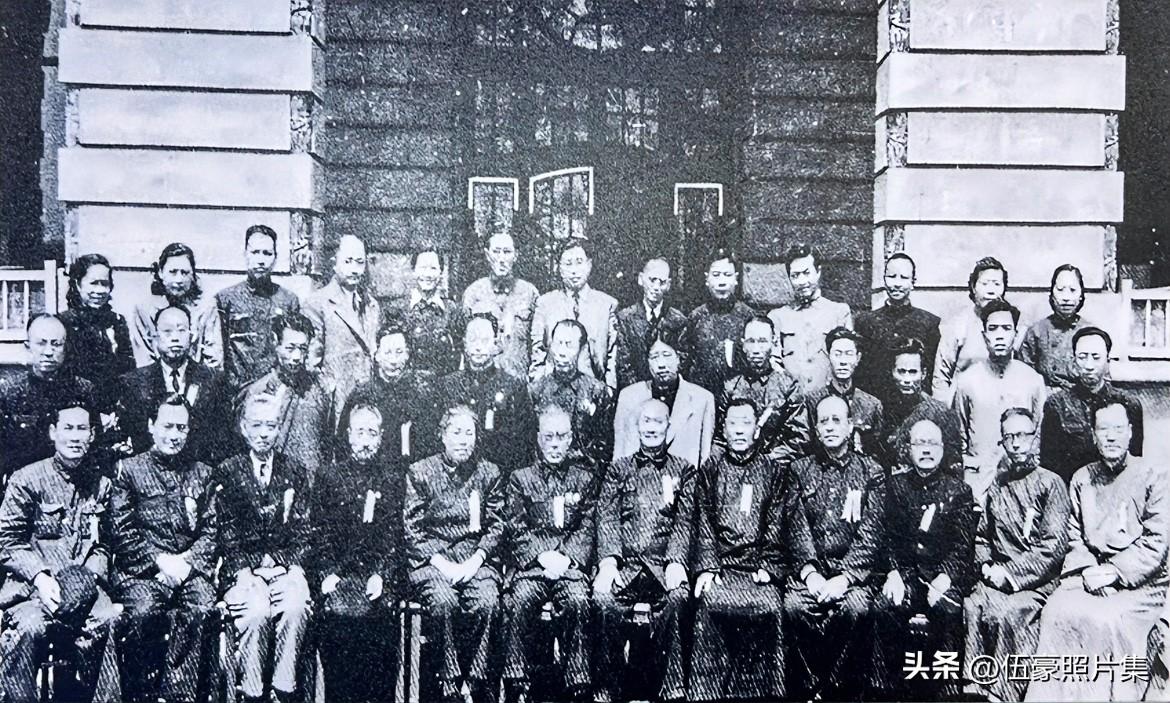 1950年4月15日，民进在北京召开第一次全国代表大会，大会通过了《关于本会应继
