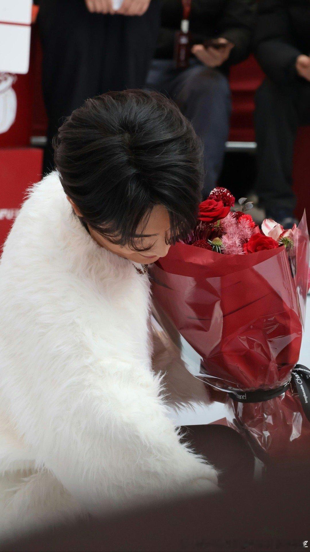 开心快乐，健康平安理塘丁真《有一首微笑的歌》有一首微笑的歌（