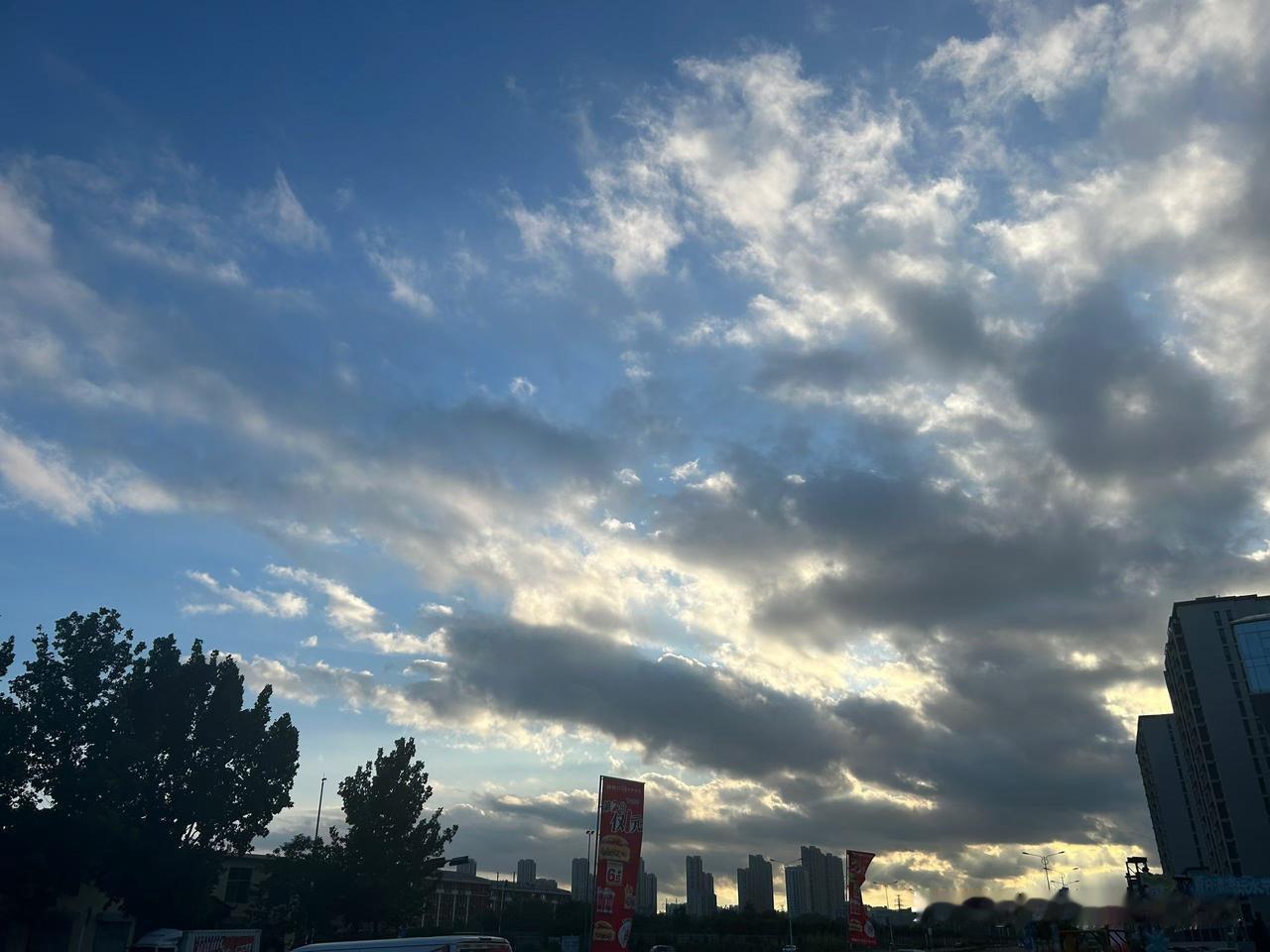 可以分享一张你拍的天空美照吗