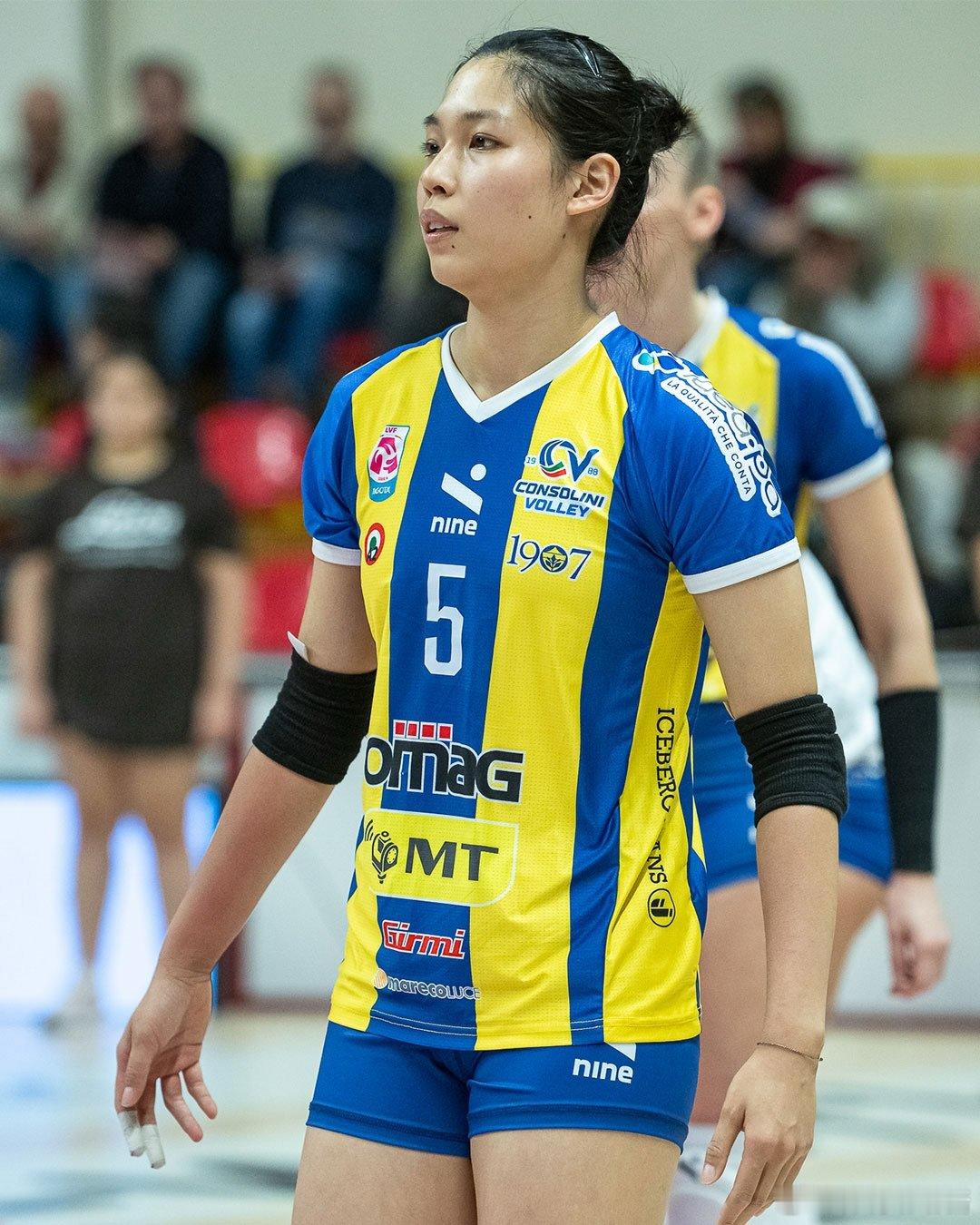 25-26女排意甲常规赛，圣乔瓦尼客场1-3遭遇逆转，半程战罢排名垫底四局比分：