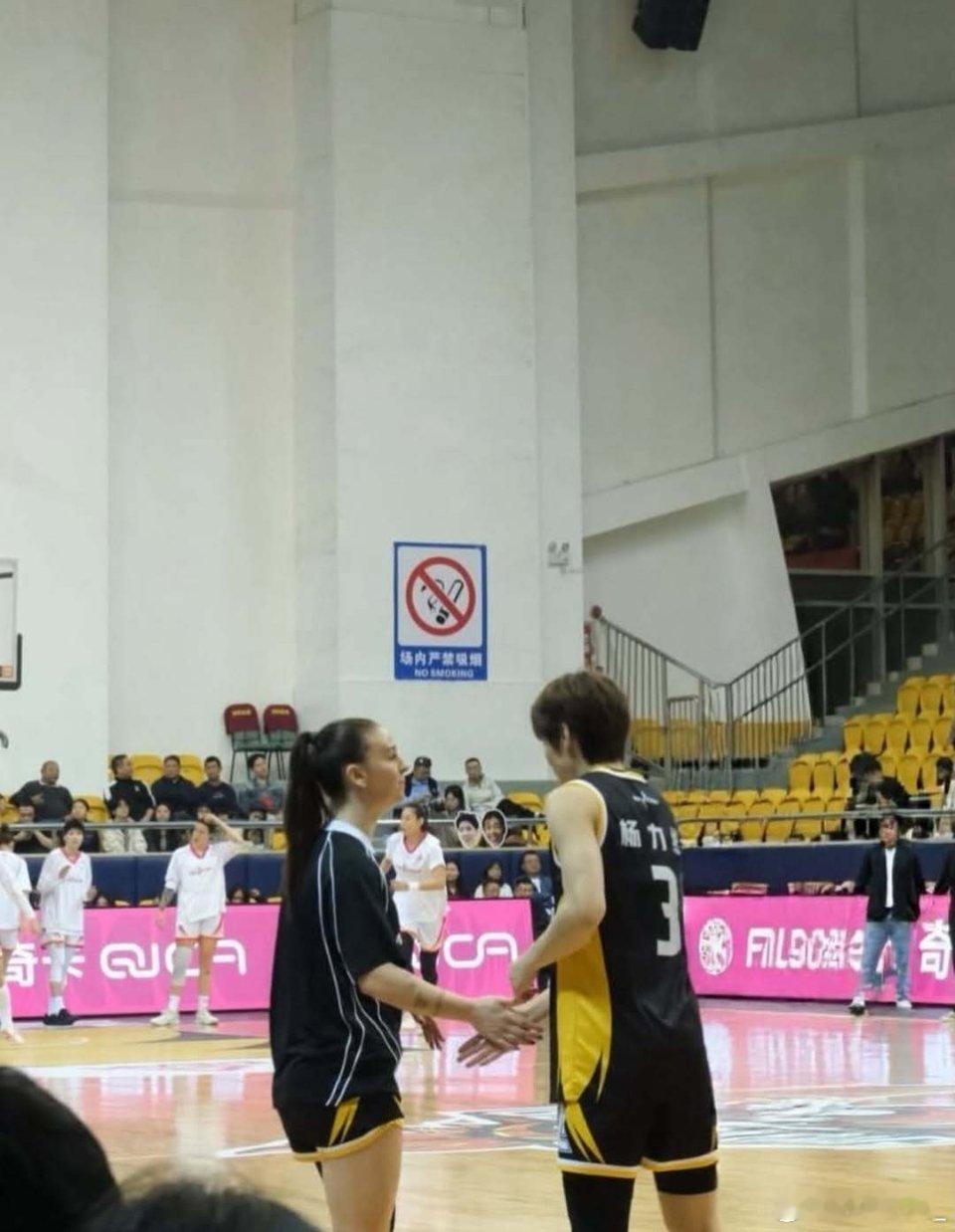 杨力维杨力维里德 20260203里德ig更新中的妞姐  专栏 · 2025－2