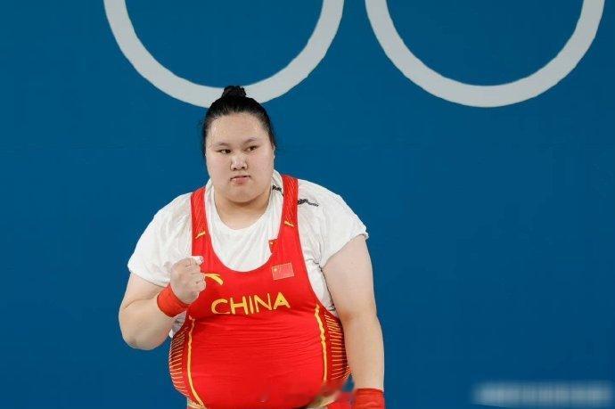 #李雯雯回应被称为中国大宝贝#把教练抱起来的时候直接震惊我，毕竟在这个场合能够表