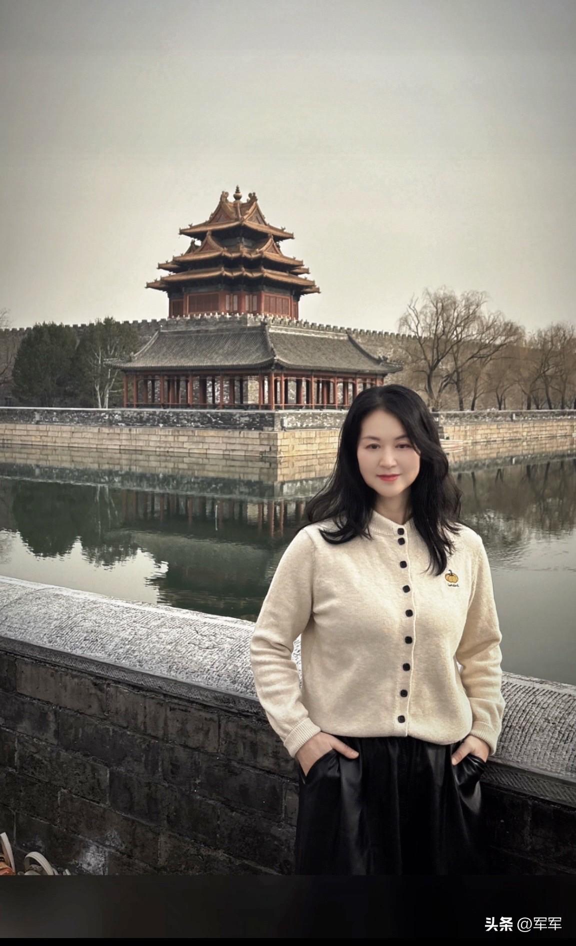 自己的男人都嫌你老，别人更不喜欢看你人老珠黄的样子吧！

今天我发了一张无美颜的
