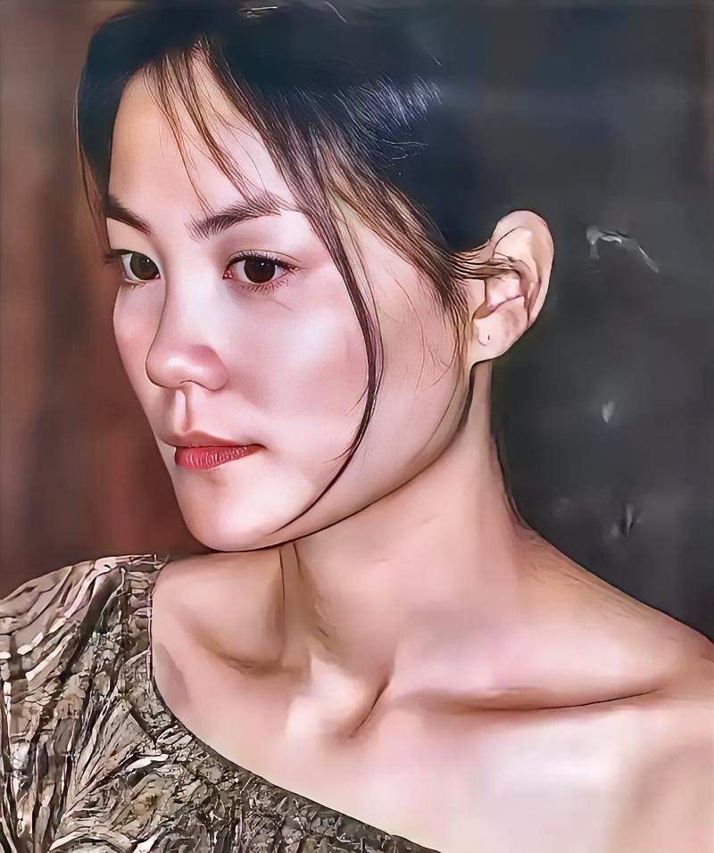果然姜还是老的辣！我问婆婆，谢贤去世了，王菲到时会不会出席谢贤的葬礼？我婆婆一句