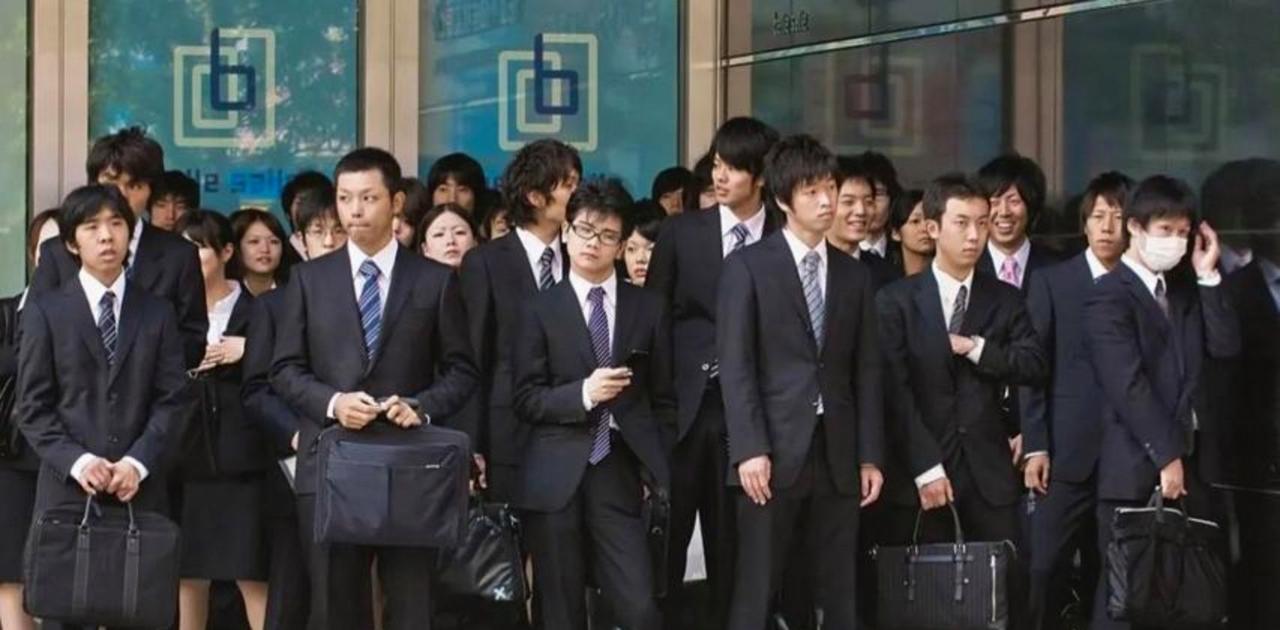 93万在日中国人，一年归化才3500人左右？日本法务省数据：2025年，3533