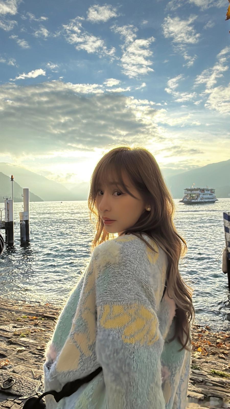 王心凌  出道23周年快乐，我最喜欢的心凌姐姐。记得年前过生日的时候，ktv的包