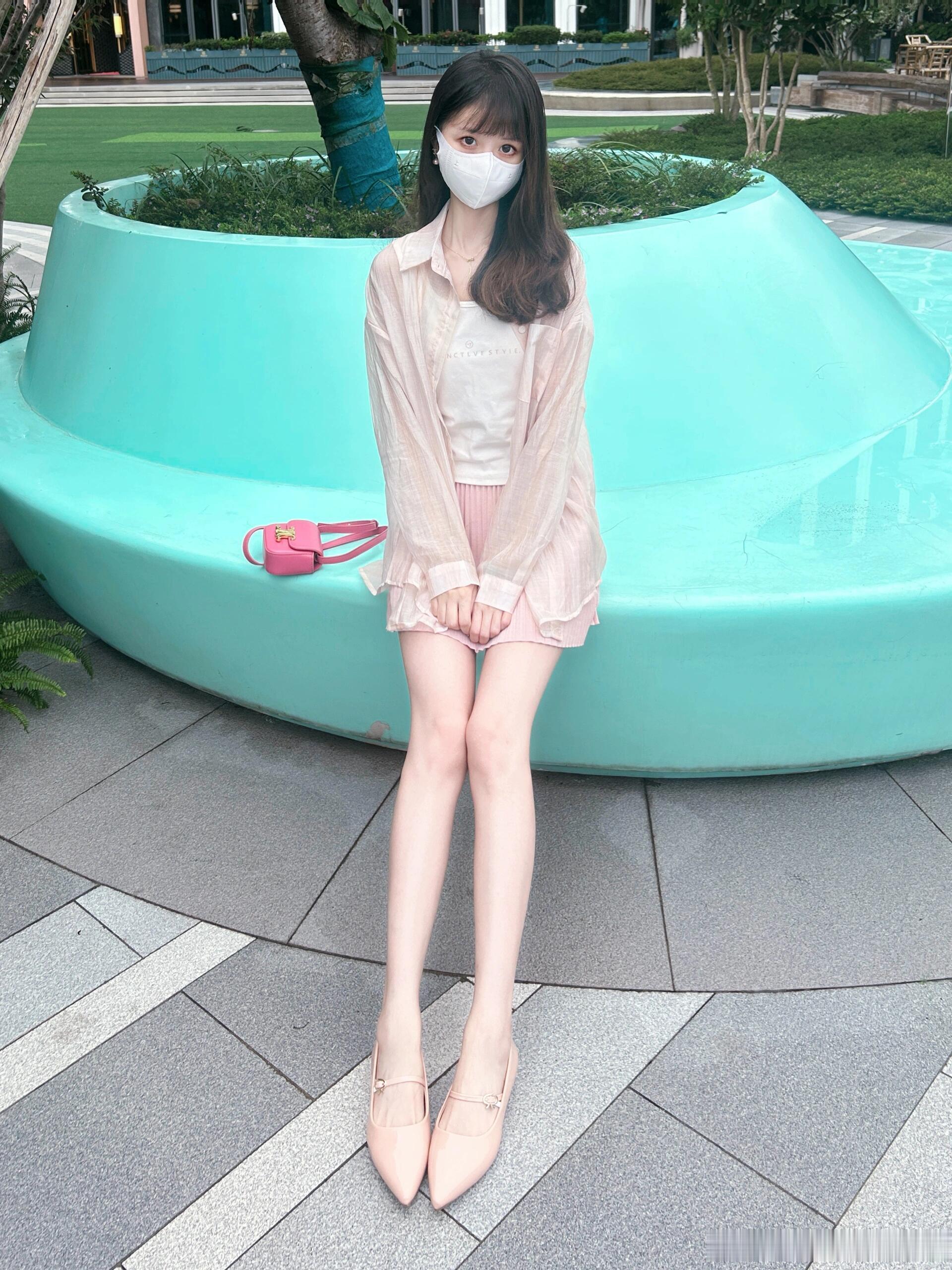 身材好不穿丝袜也很美呀～ ​​​