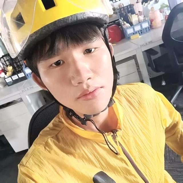 一个上海外卖员5年还清债务，还存下41亿越南盾，给越南网友震惊到不敢相信：在越南