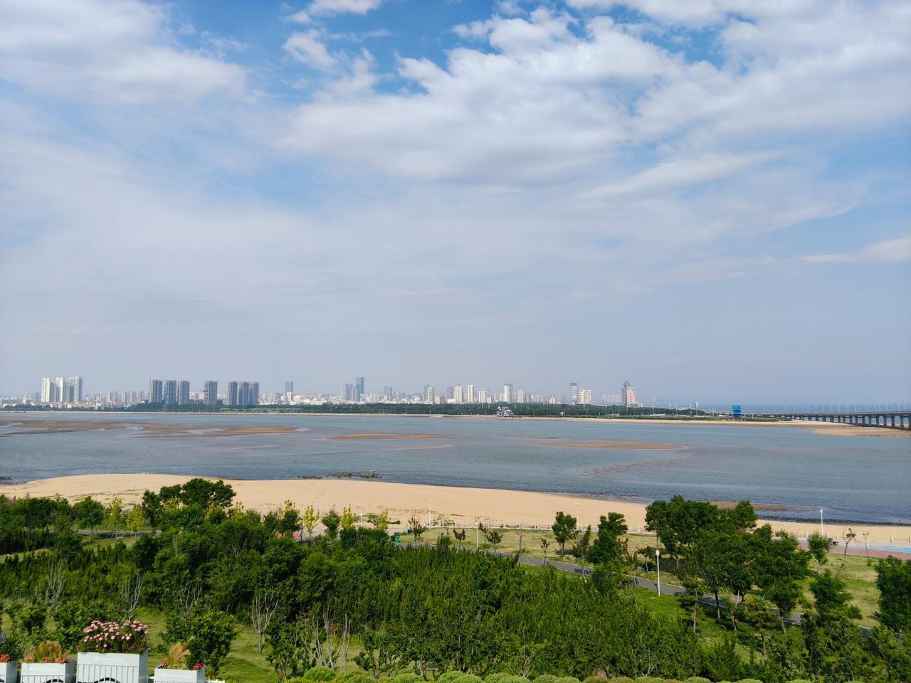 是消费紧缩还是人都变精明了？


我生活在胶东沿海的小城，每年夏天来这里旅游的人