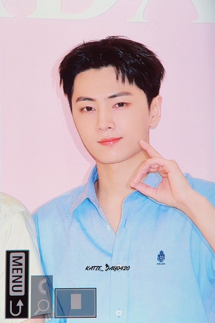 ENHYPEN今日Prada活动站台ENHYPEN 朴成训 朴综星 梁祯元今日P