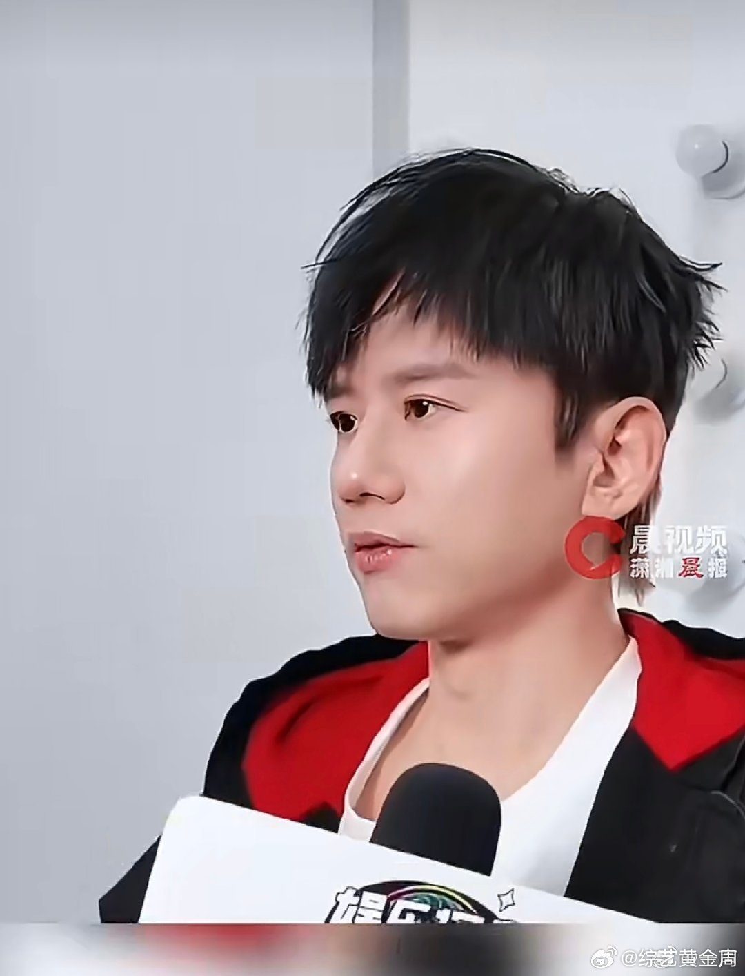 张杰称我会唱得比AI更好张杰录一首歌如同跑完一场马拉松，用心用情用人声诠释作品，