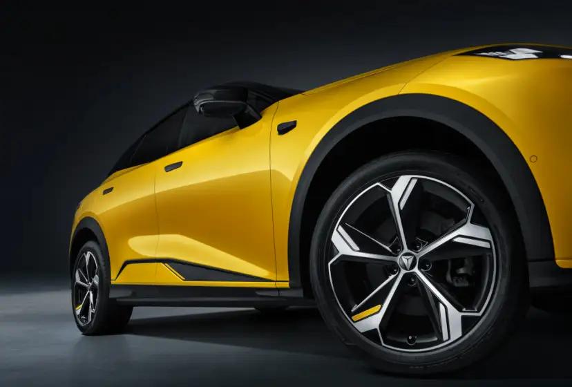 |技术大模型，岀行便捷又安全。深蓝S07新车作为中型SUV，以15万级价格覆盖了