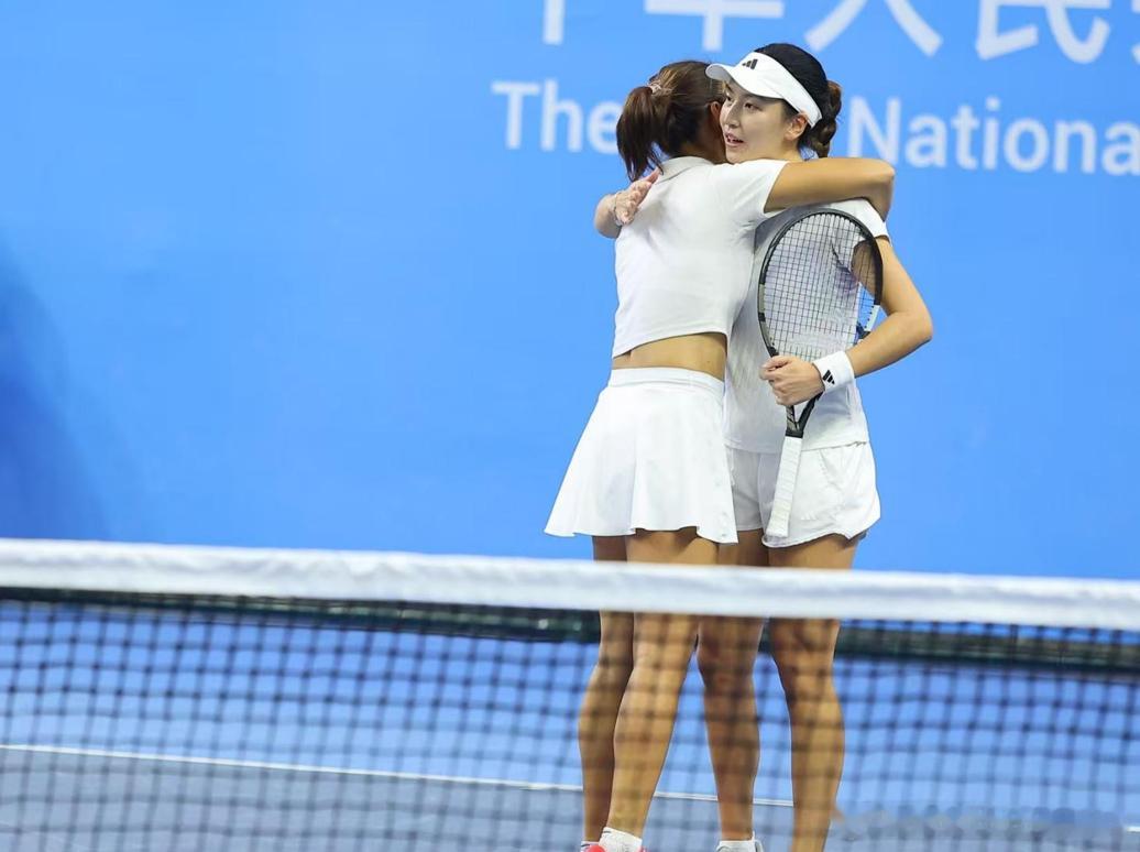 女双半决赛袁悦/王欣瑜6-7/6-4/10-7 郭涵煜/汤千慧在抢十 4-6 落