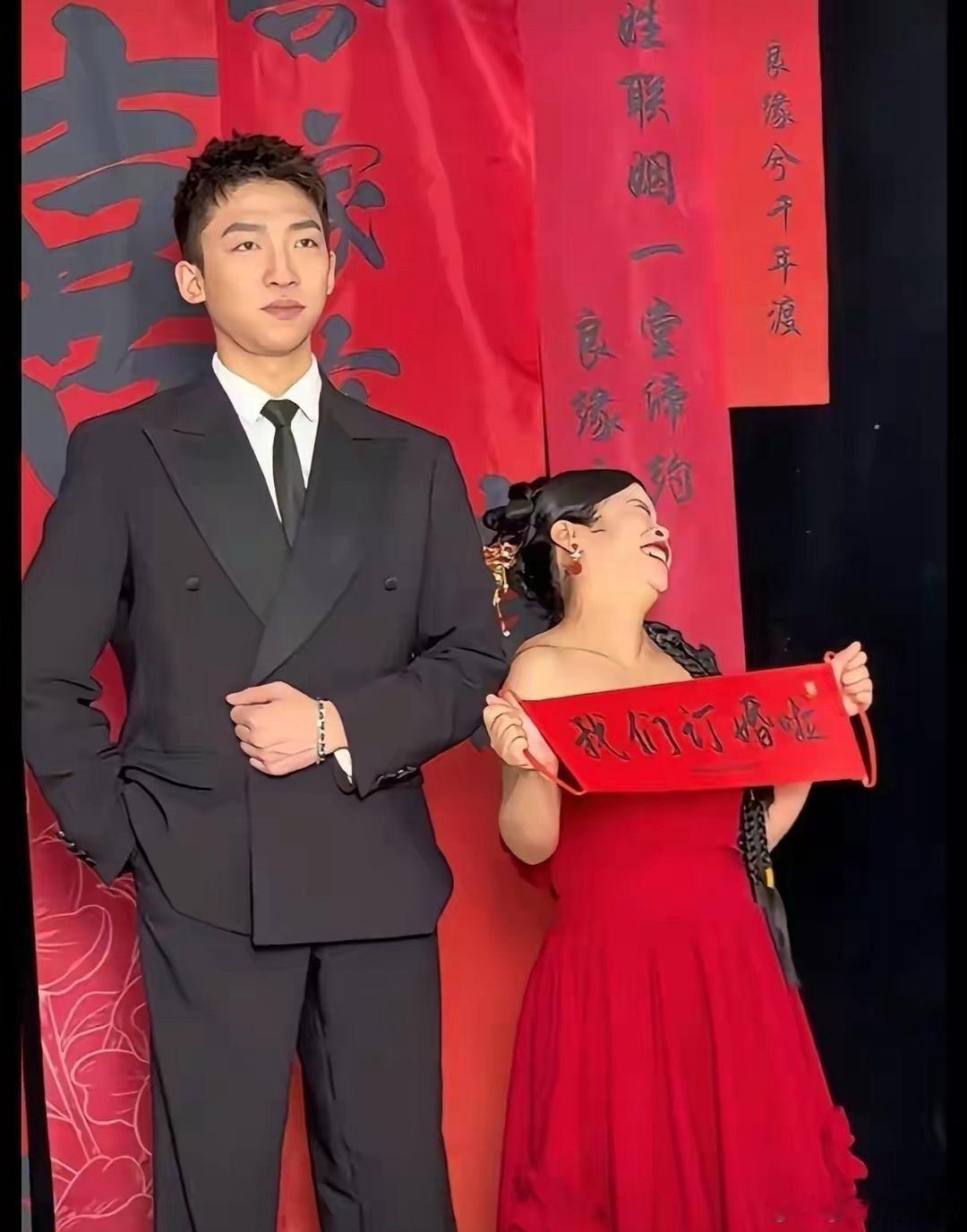 看得出来，女方对男方很满意，这男的看着也不帅啊 