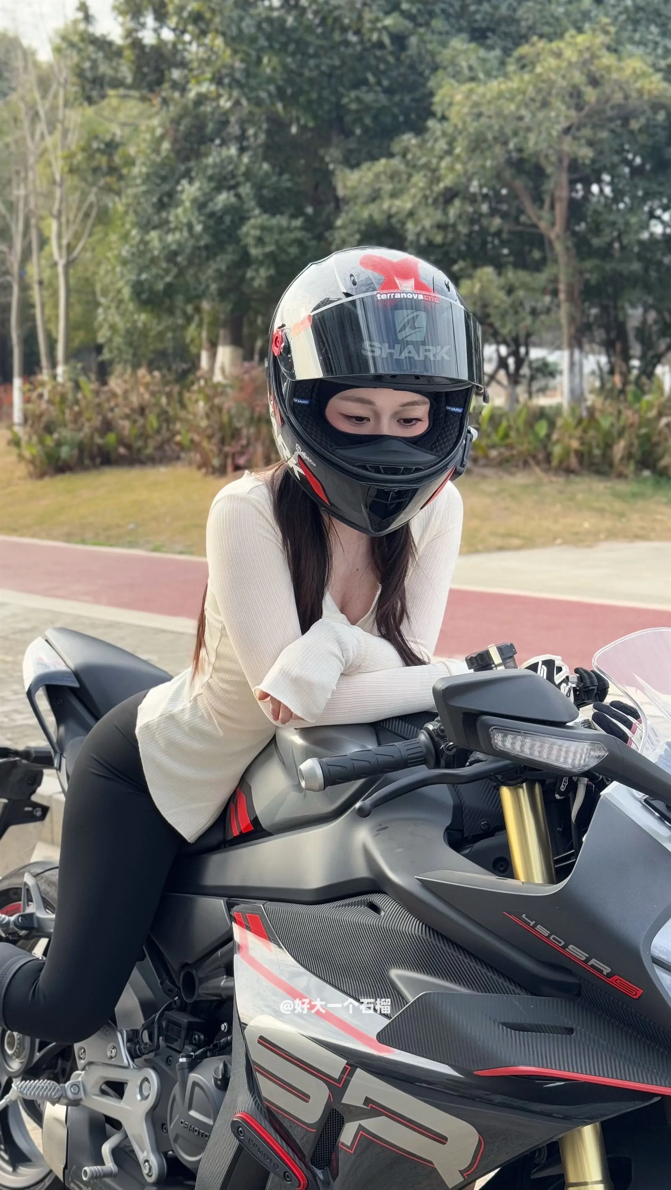 机车 女骑 450sr