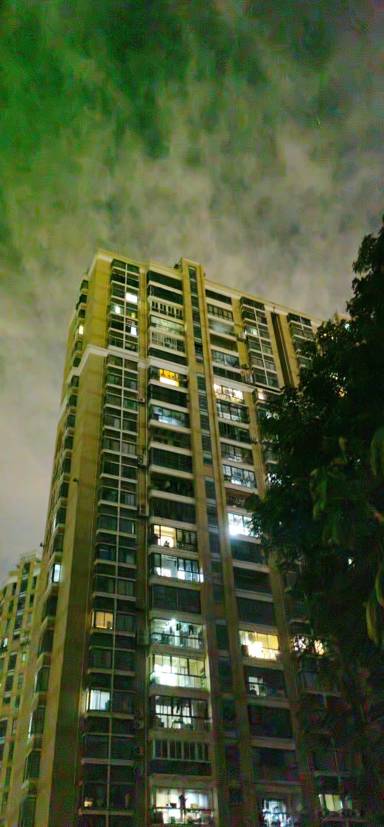 世界真的很小！时隔二十多年，竟以这样奇妙的方式重逢初中同学
       我在南