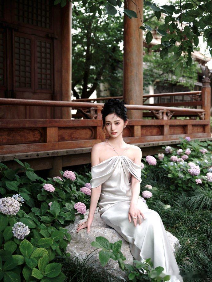 周洁琼东方美学这一块周洁琼身上的东方韵味周洁琼东方美学这一块周洁琼身上的东方韵味