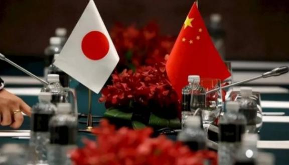 俄罗斯顶尖的国际问题专家看完日本连夜往九州运导弹的新闻，对着卫星通讯社的镜头沉默