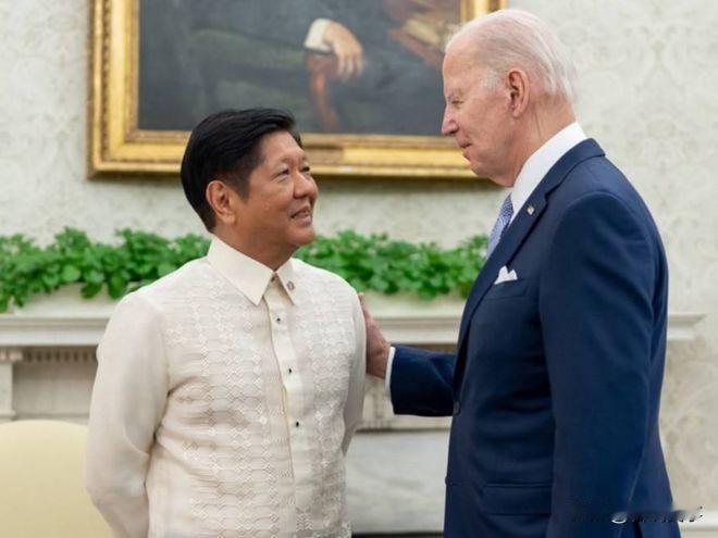 菲律宾急了，美国承诺的钱还没到位！
就在今天！5月28日菲律宾政府的两名官员，同