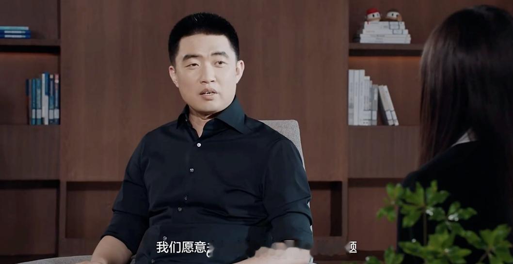 李想谈理想汽车的基座模型：问：所以一方面是拥抱了DeepSeek，另一方面你们把