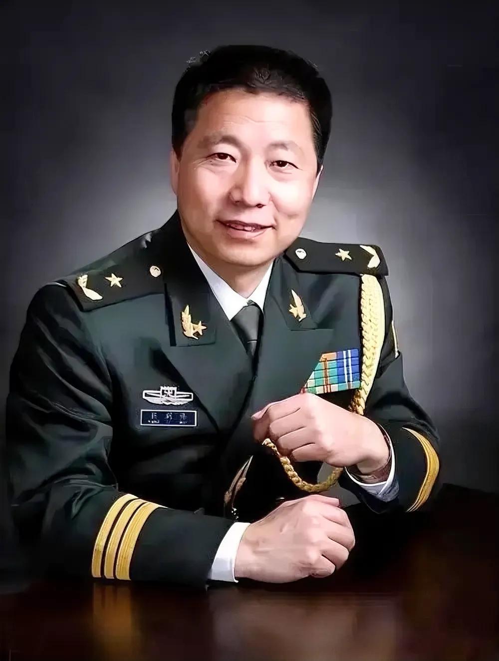我国航天员都担任什么职务？
1、王亚平—————-全国妇联副主席
2、杨利伟——