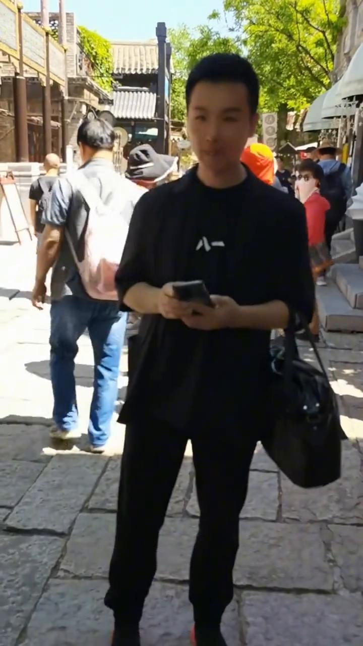 做人用慈爱的目光盼我快快长大。