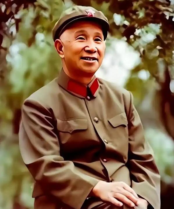 仗打到最要命的时候，粟裕给中央发电报，说能不能给每个战士搞半斤猪肉，五包烟。中央