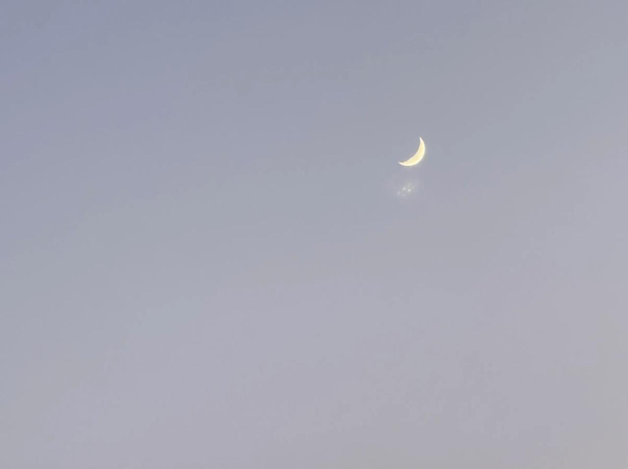 埃德蒙·伯克提出：“专制政权是一个无能的筹款者”。
唐朝末年黄巢起事，朝廷财政崩