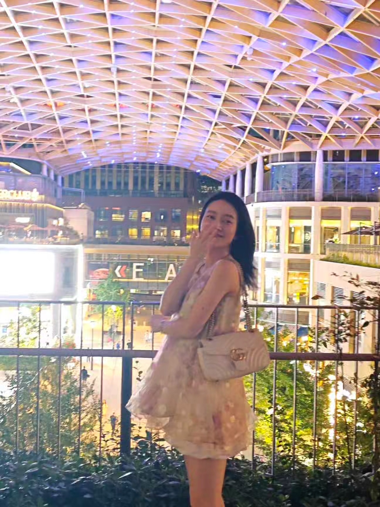 吃饭了吗？我刚吃饱姐妹来上海，难得跟着享福进城一次 上海·新天地东台里