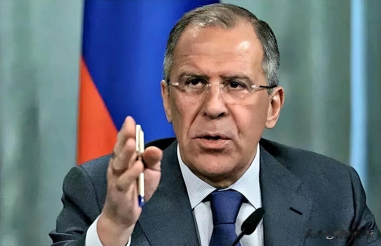 4月15日上午，拉夫罗夫从北京会见厅走出来的时候，手里拿着的不是客套话，是一张能