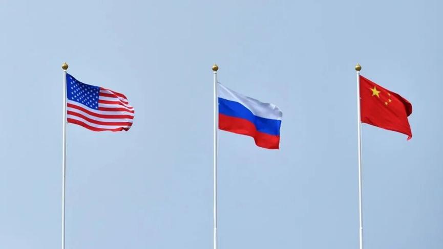 美国如果真的想谈判，那么最好能请中俄帮忙。俄罗斯这边，普京早就表态，这次不中立，