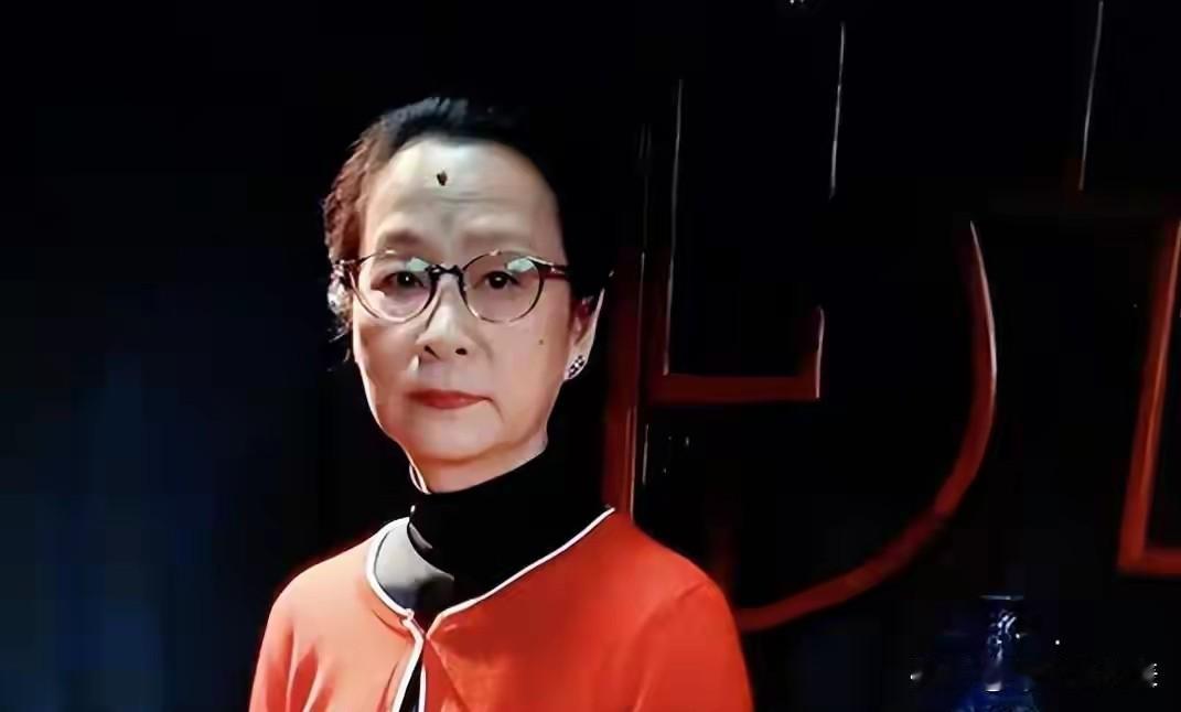 31年的“抛妻弃子”骂名，竟然全是假的？这事太震撼了。

老戏骨周野芒，就是《水