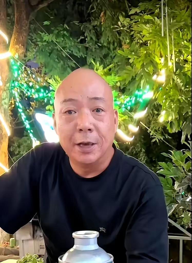 我发现，成功的科技公司的老板。高管，大都高学历。
另外，刚刚改革开放，甚至201