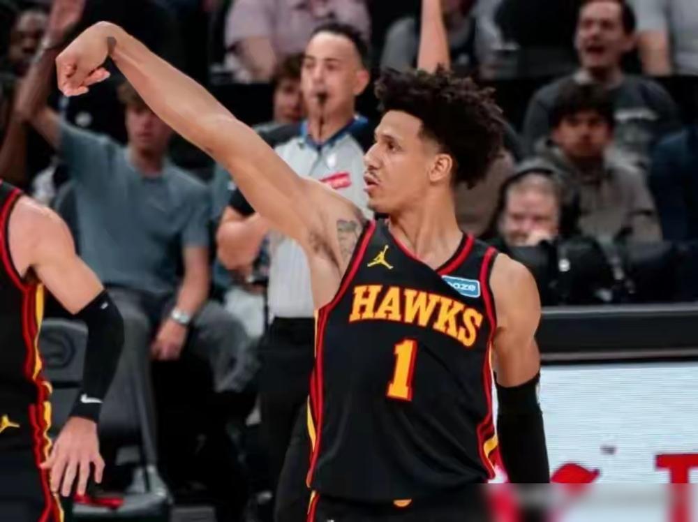 谁能想到，詹姆斯尘封17年的神迹，竟被这个年轻人一记助攻给生生撕碎了。
 
就在