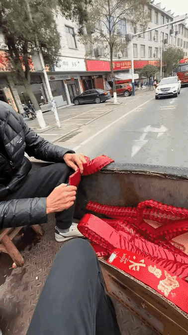 过年都没这么热闹过！😂