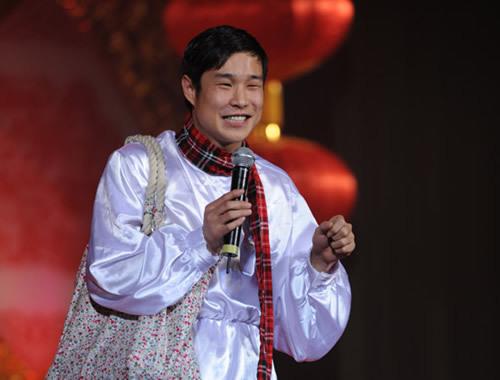2009年，凭借一场春晚表演爆红的小沈阳迅速走红，短短一年时间商业价值迅速飙升，
