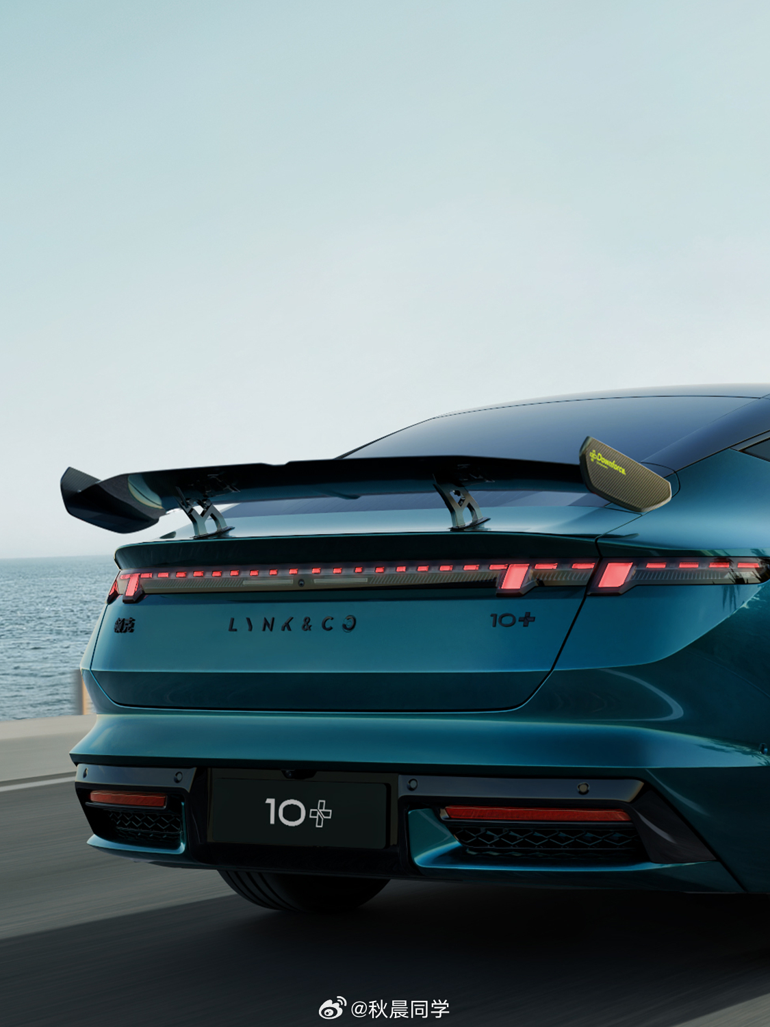 领克出了台近千匹马力的性能车，领克 10+ ，简单说两句925 匹马力、3 秒级