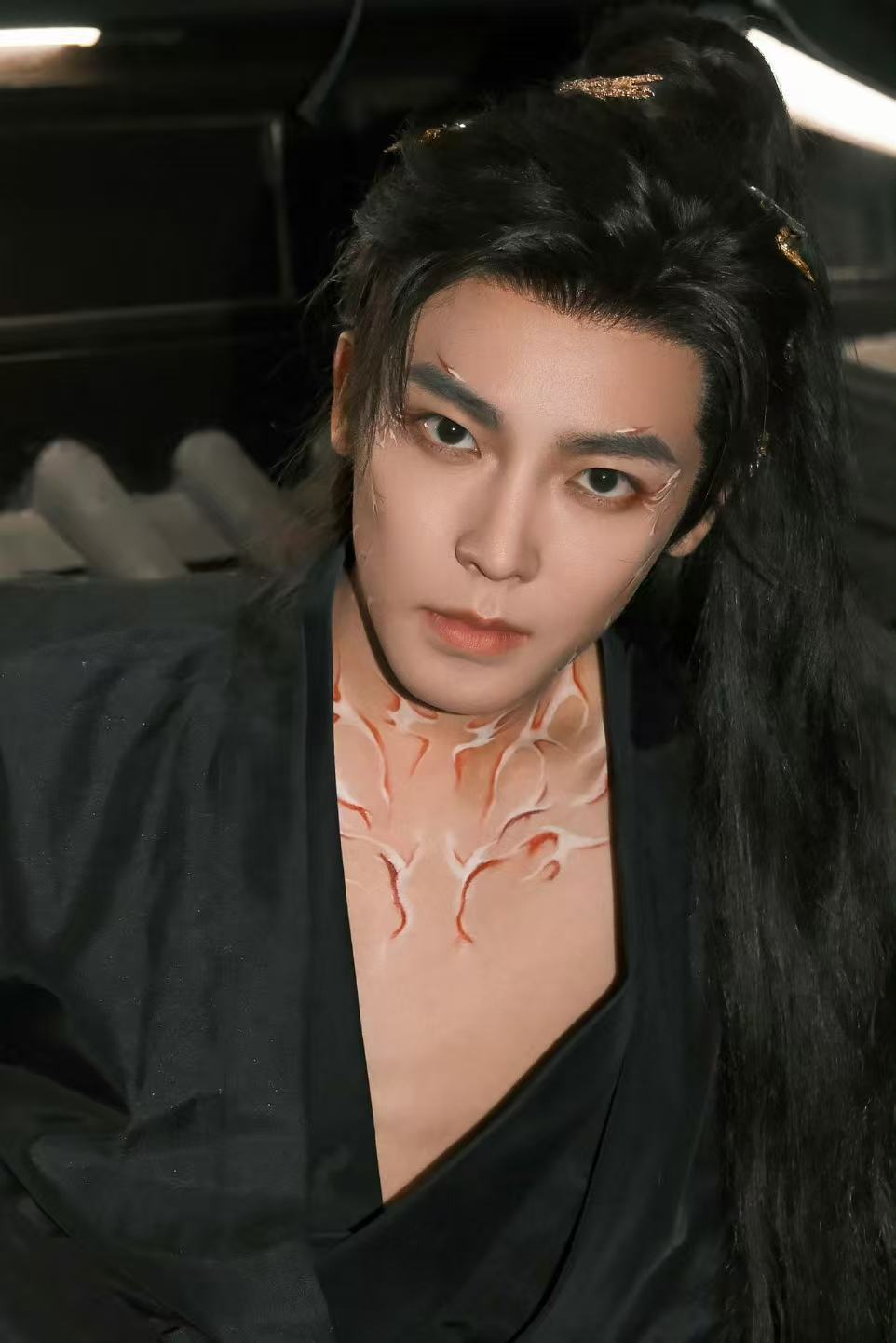 侯明昊片场闲暇时刻记录侯明昊纪伯宰片场闲暇时刻侯明昊纪伯宰片场闲暇时刻，爱看，[