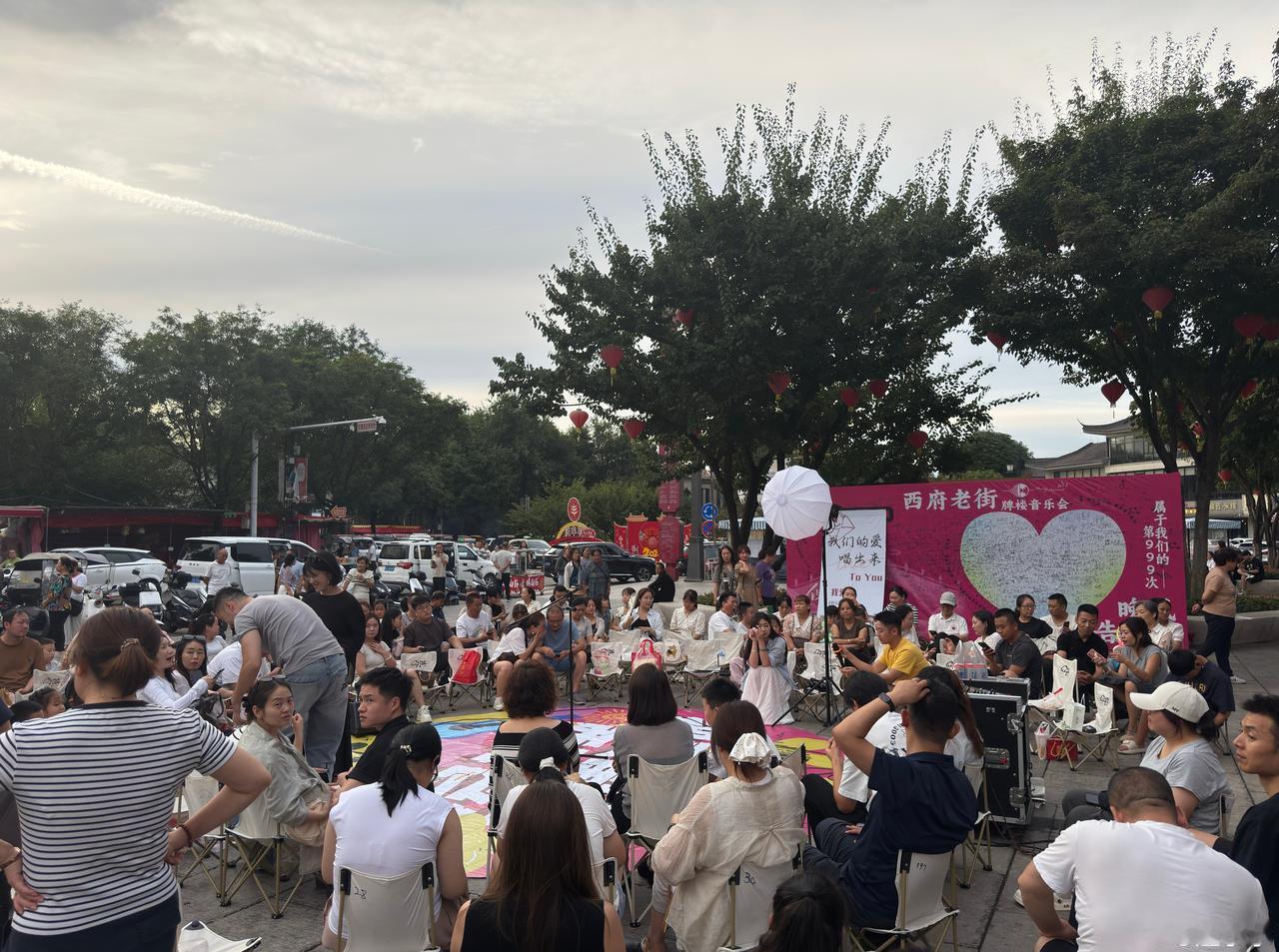 接续历史文脉，感受宝鸡古今交融的烟火与潮流。宝鸡文旅 打卡西府老街，古色街巷里汇