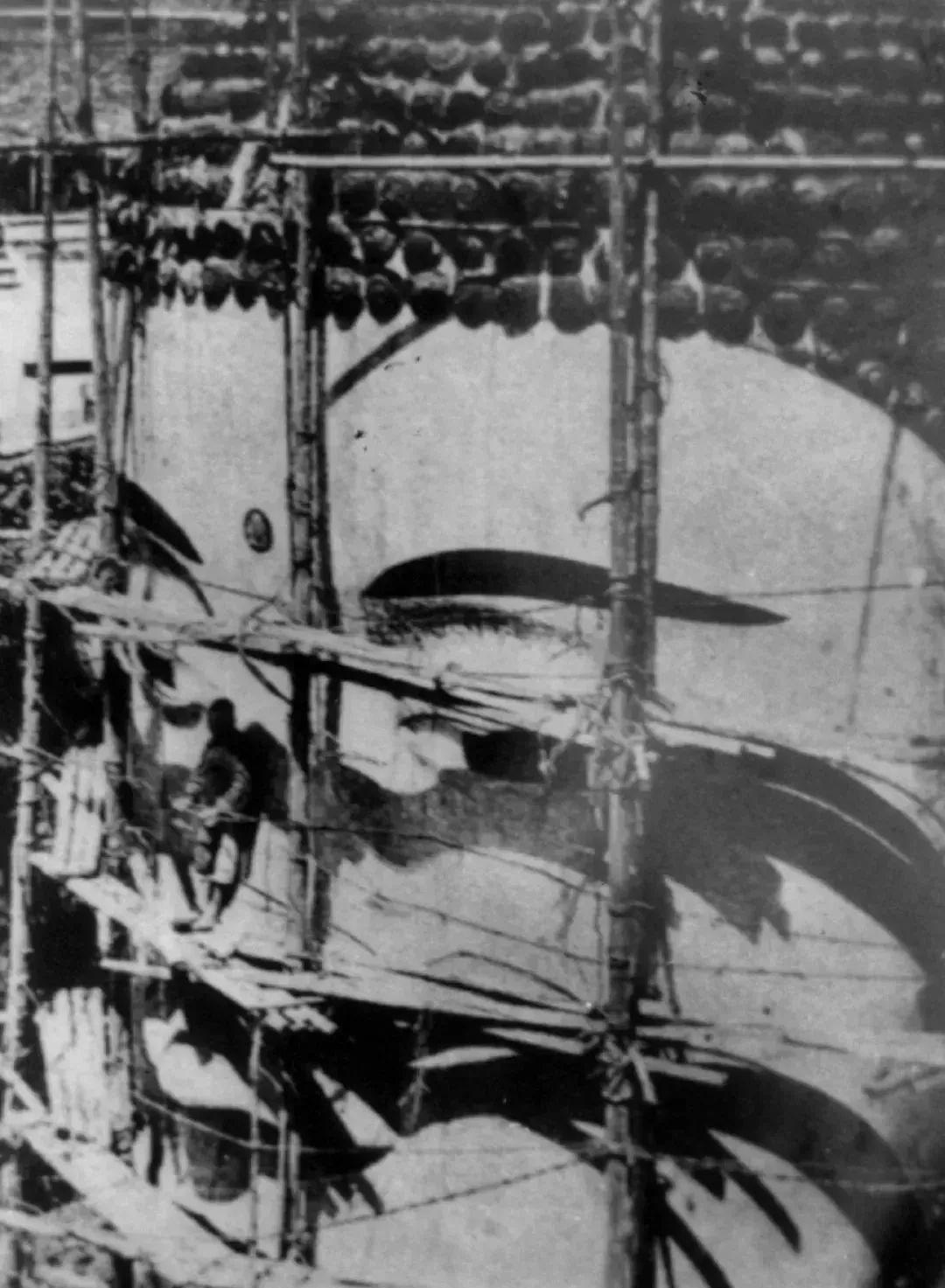 1925年军阀杨森发动了所谓的“统一全川之战”，战火瞬间弥漫在四川大地，最终驻守