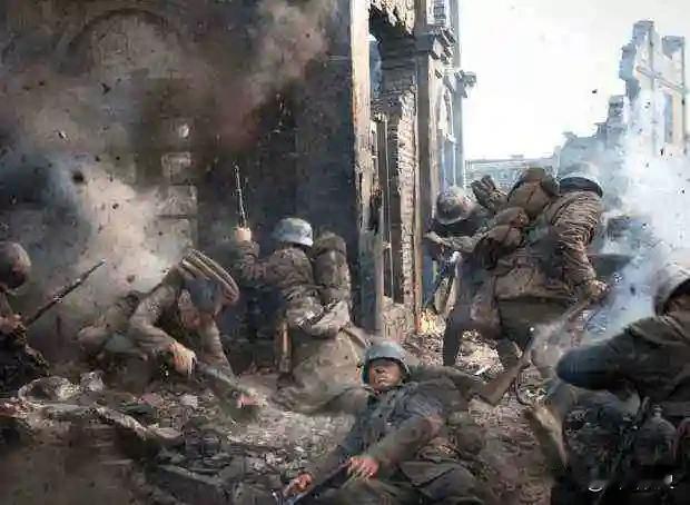 1941年，日军用毒气攻下高安城，74军军长王耀武看着满地的国军尸体悲痛欲绝，这