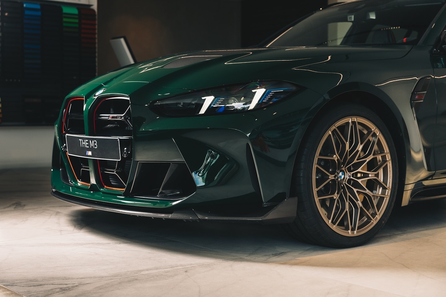 英国赛道绿，宝马G81 M3 CS Touring选配了1000MM轮毂和碳陶瓷