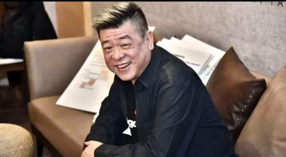 孙德荣为陌生人的正义发声
不图钱只图公道
这份担当太戳人了

孙德荣主动为他人争