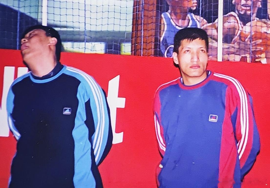 1995年4月3日，中国篮协主办的第一届中国篮球明星评选活动揭晓，入选明星队的球