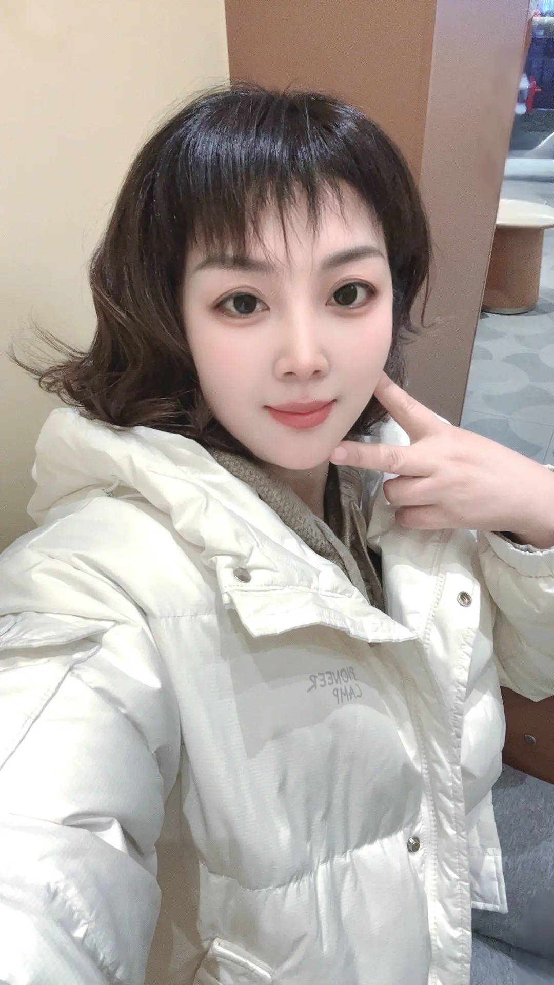 在 · 自己的节奏里 不赶什么浪潮，不搭什么船，自己有海， 风平浪静是...