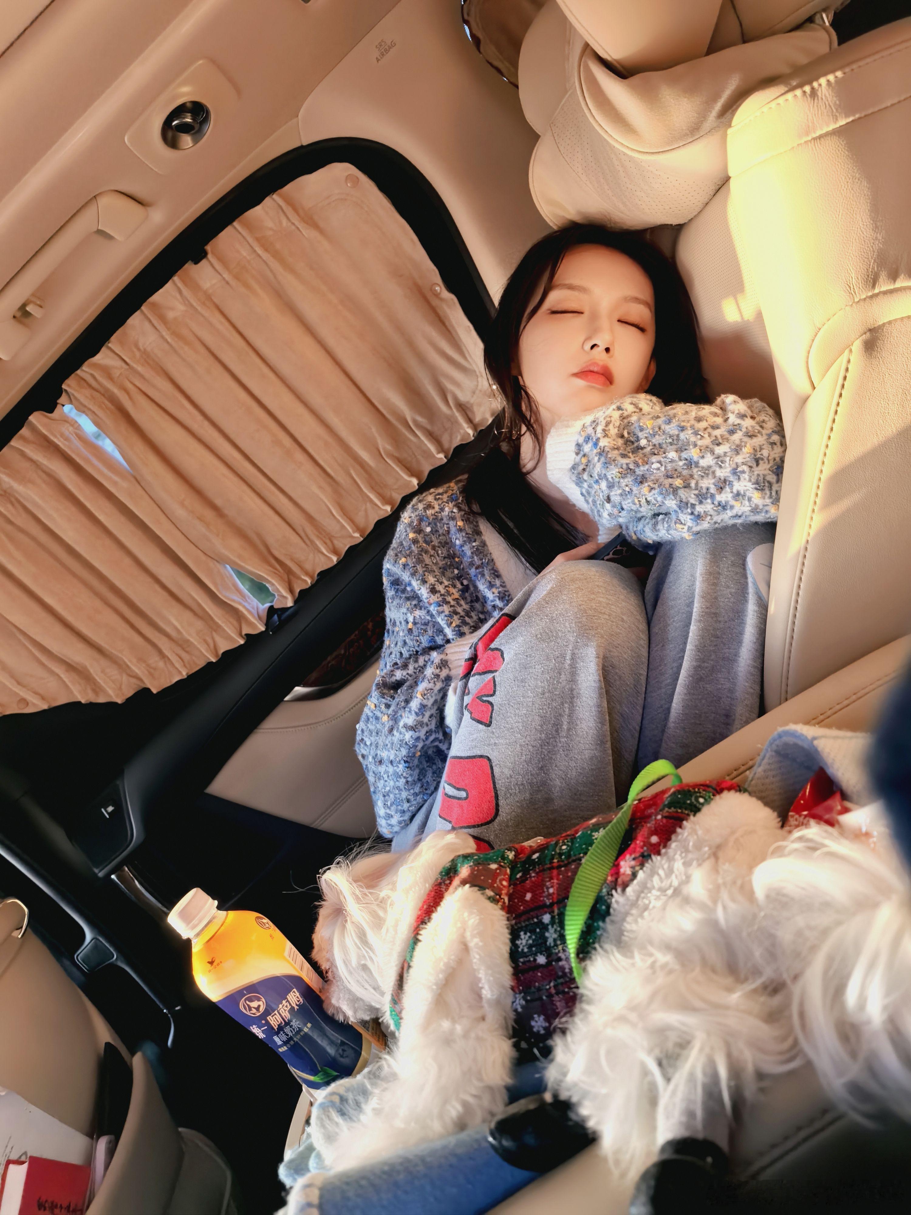 潇妈发的一些🧩新的一年一起见证更好的程潇～ 