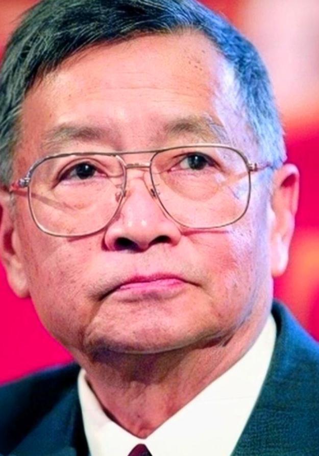 1969年，37岁的梁从诫被下放江西劳动改造，妻子周如枚当即提出离婚，不仅将儿子