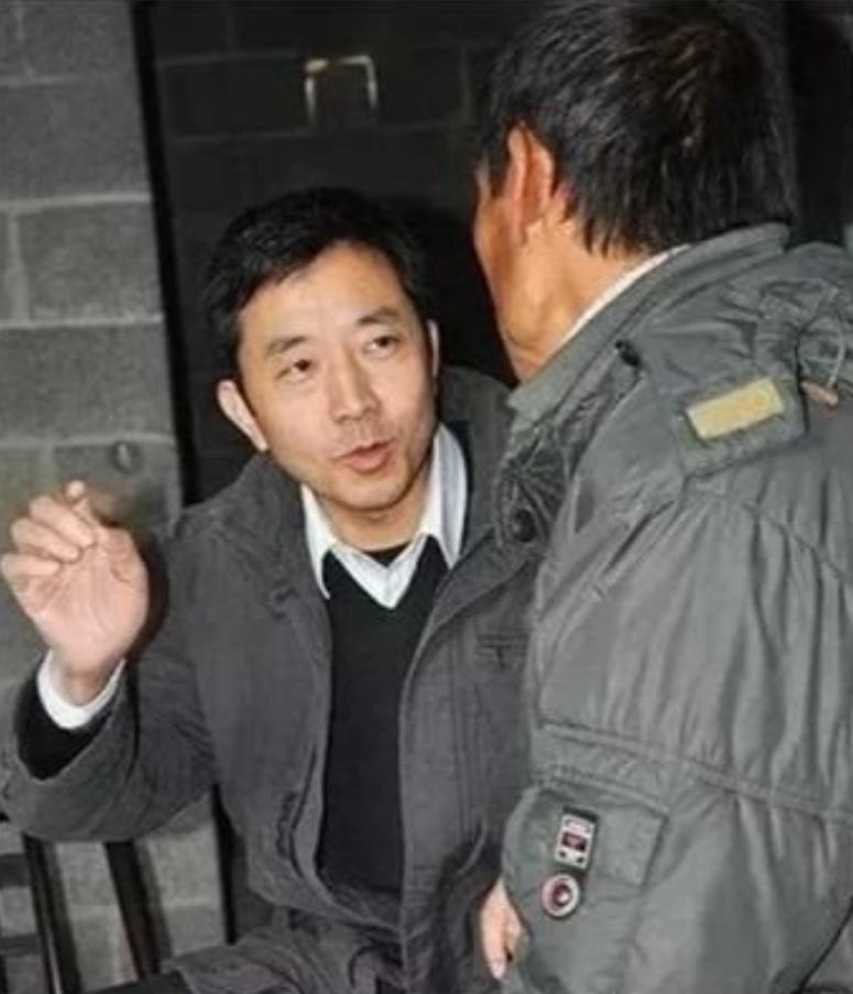 本该前途无量、顺理成章被提拔重用的网红县委书记陈行甲，当年却选择在仕途巅峰时毅然