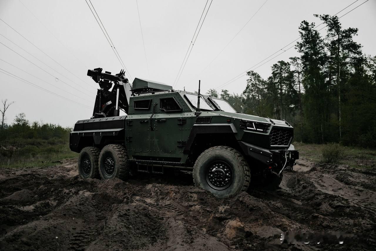 🚛🇺🇦🇺🇦 Inguar-4 装甲车的新型改进型号

乌克兰 Ingu